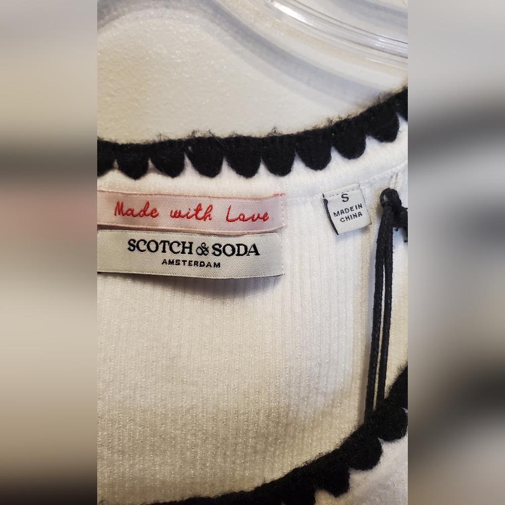 89. NWT - Scotch & Soda White Knitted Sleeveless Top w/ Black Trim - Picture 3 of 9